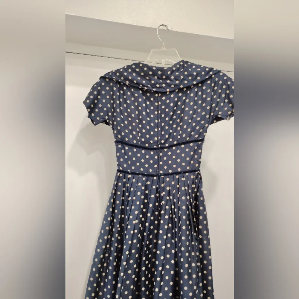 50s SILK POLKA DOT DESIGNER DRESS - Picture 10 of 11
